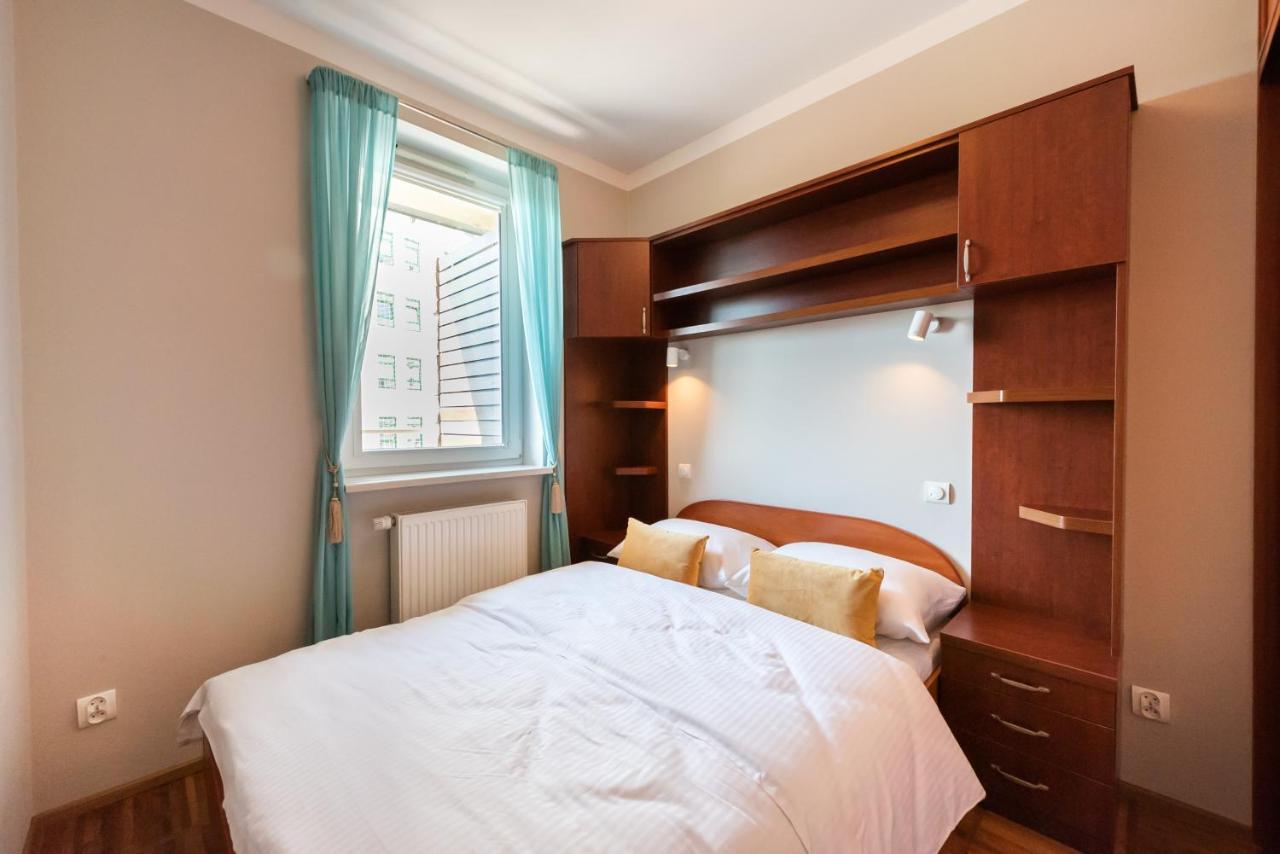 Metro Wilanowska Homely Apartment Warszawa Eksteriør billede