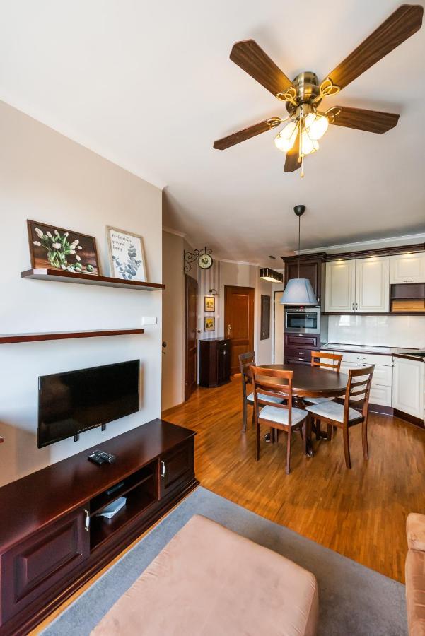 Metro Wilanowska Homely Apartment Warszawa Eksteriør billede